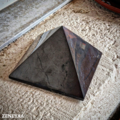 Pyramide Shungite Grande